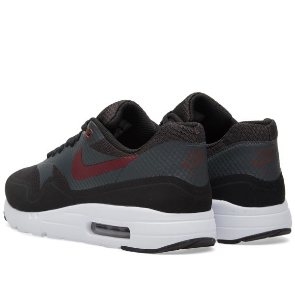 AIR MAX 1 ULTRA ESSENTIAL