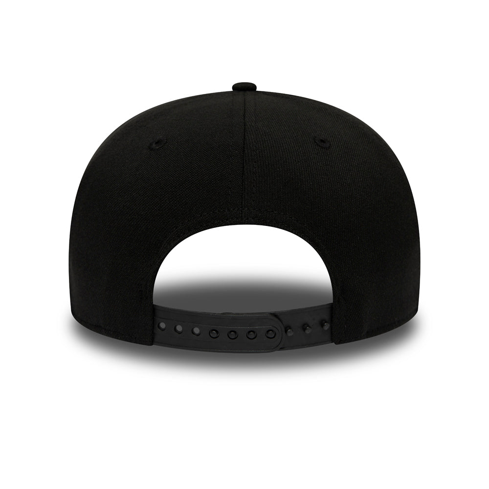 Chicago Bulls Black 9FIFTY Stretch Snap Cap