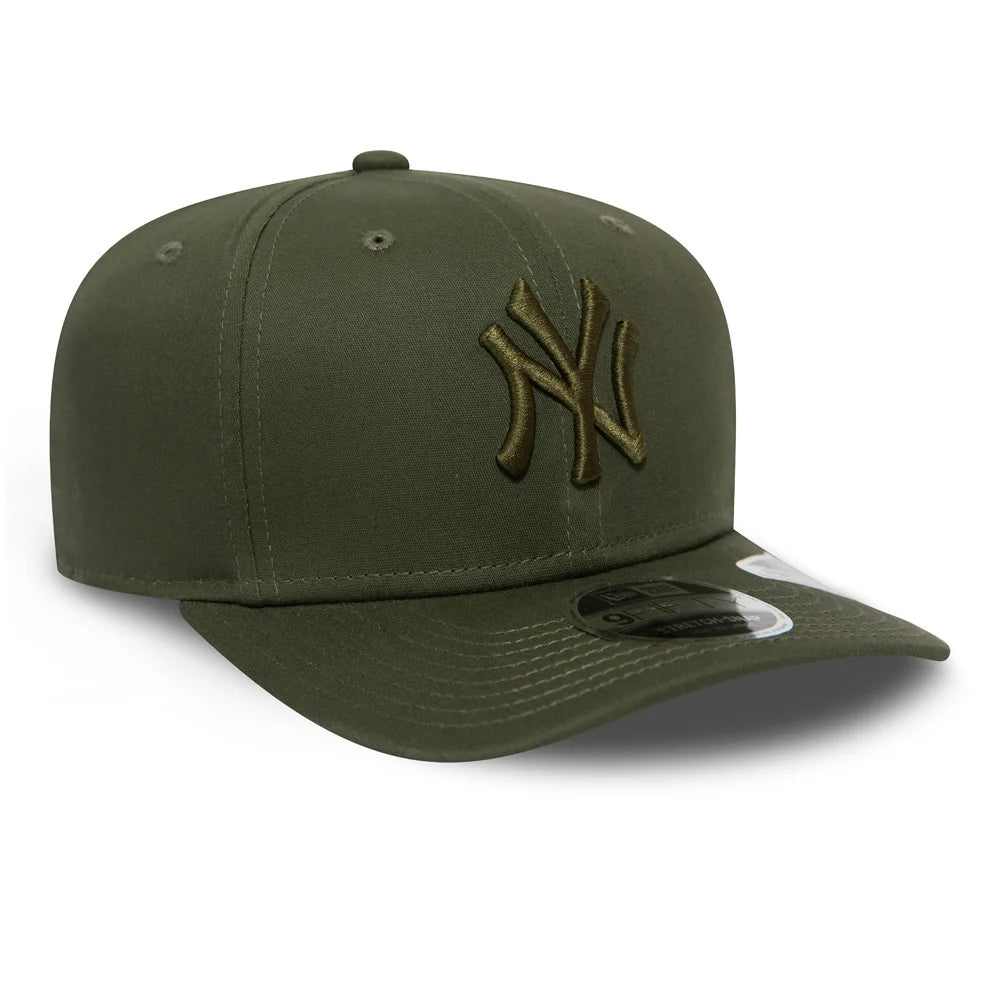 New York Yankees Essential Green 9FIFTY Stretch Snap Cap