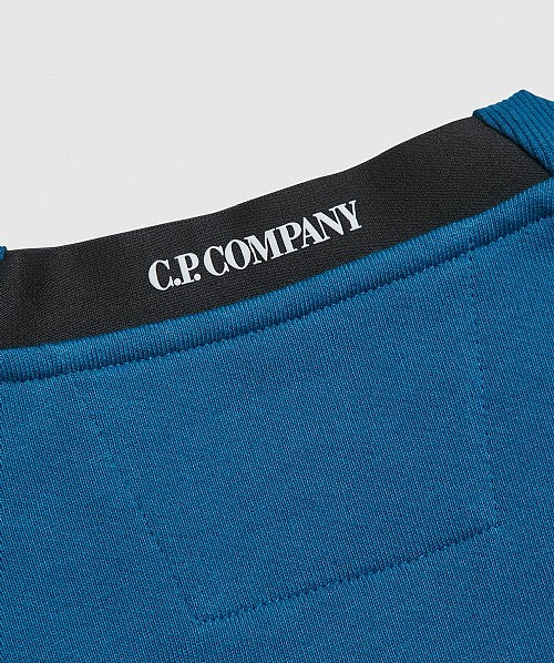 ZIP POCKET LENS FLEECE SWEATSHIRT