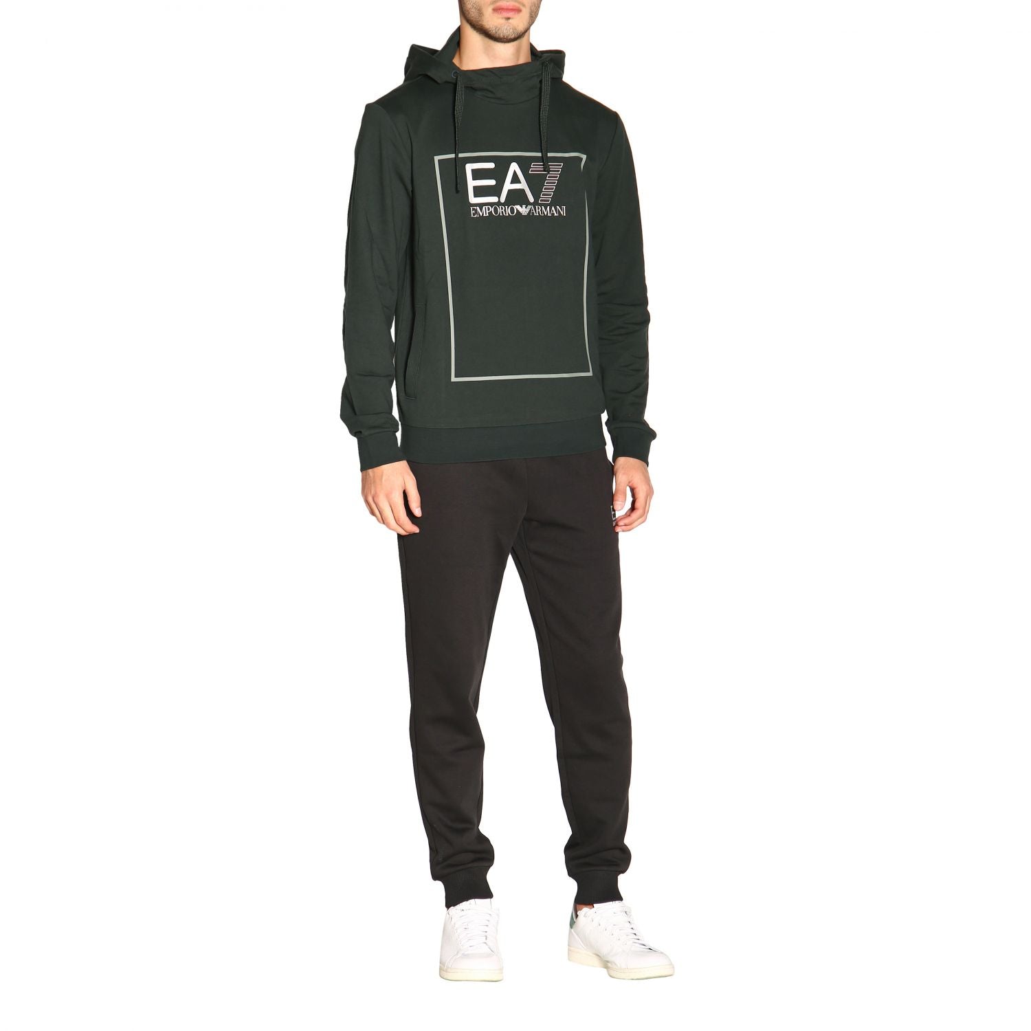 PULLOVER HOODIE