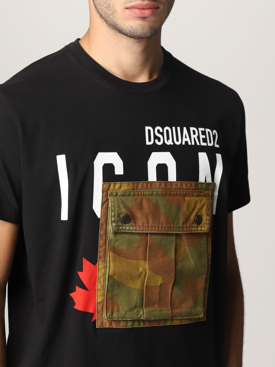 T-shirt with camouflage pocket