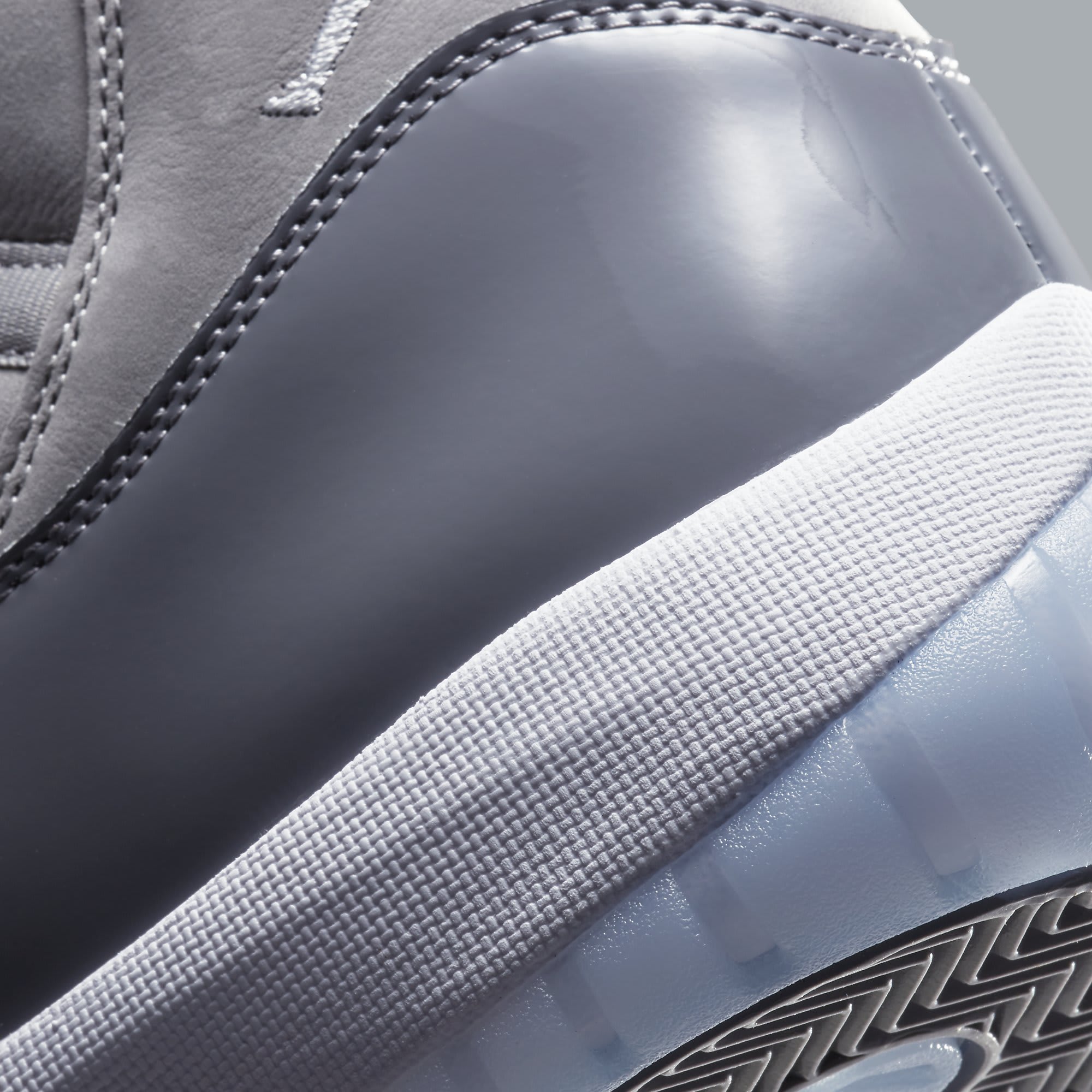 AIR JORDAN 11 RETRO COOL GREY