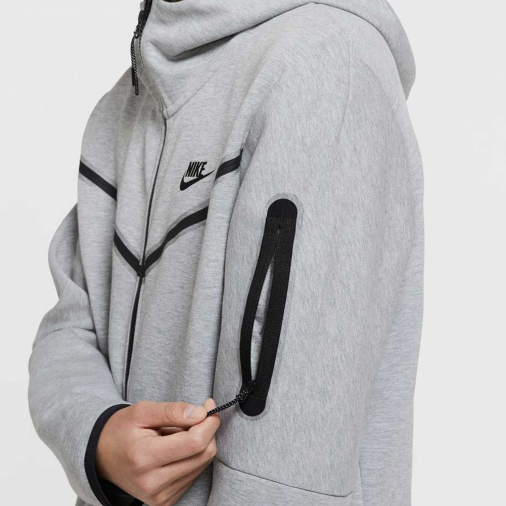 TECH FLEECE