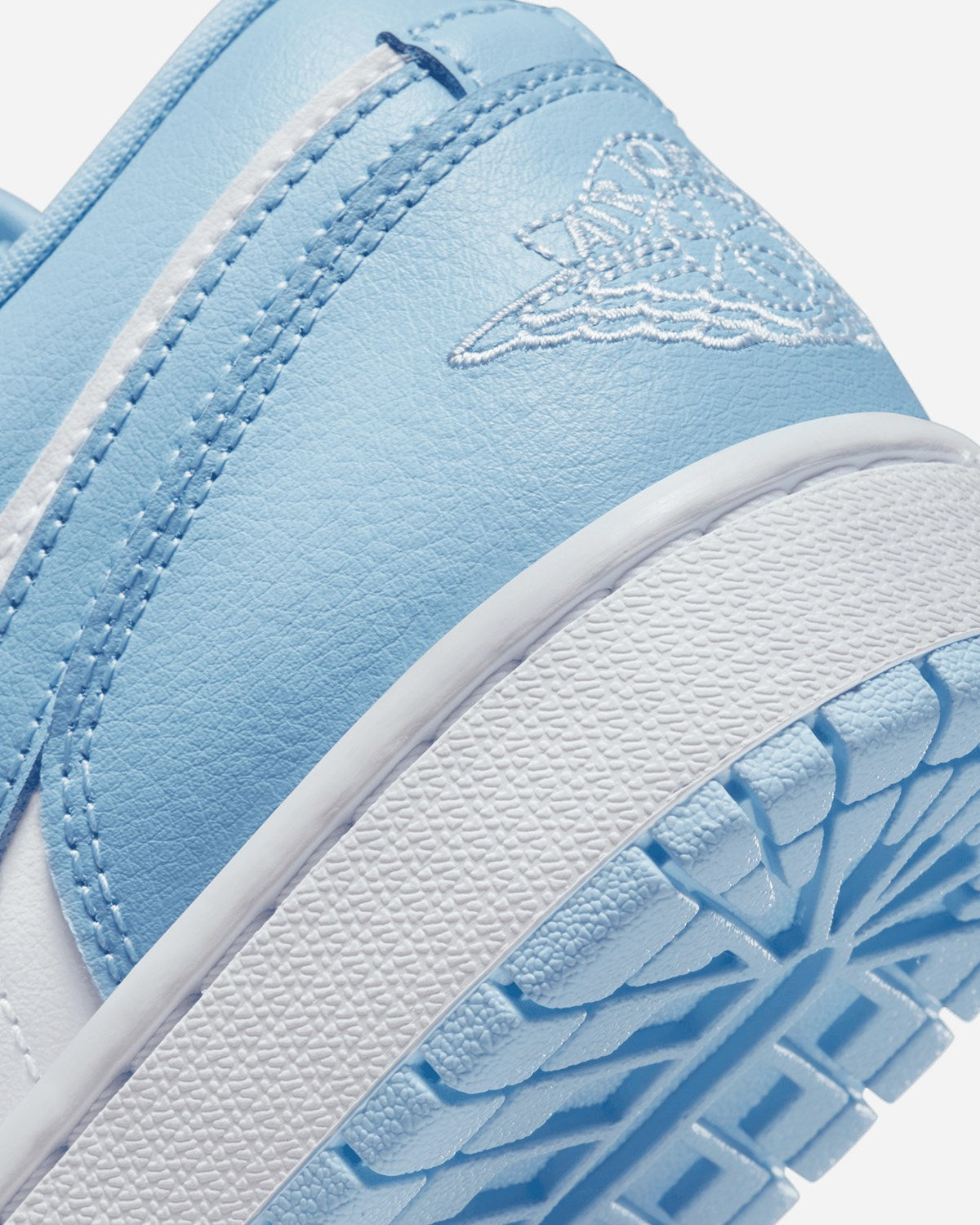 AIR JORDAN 1 MID GS 'ICE BLUE'