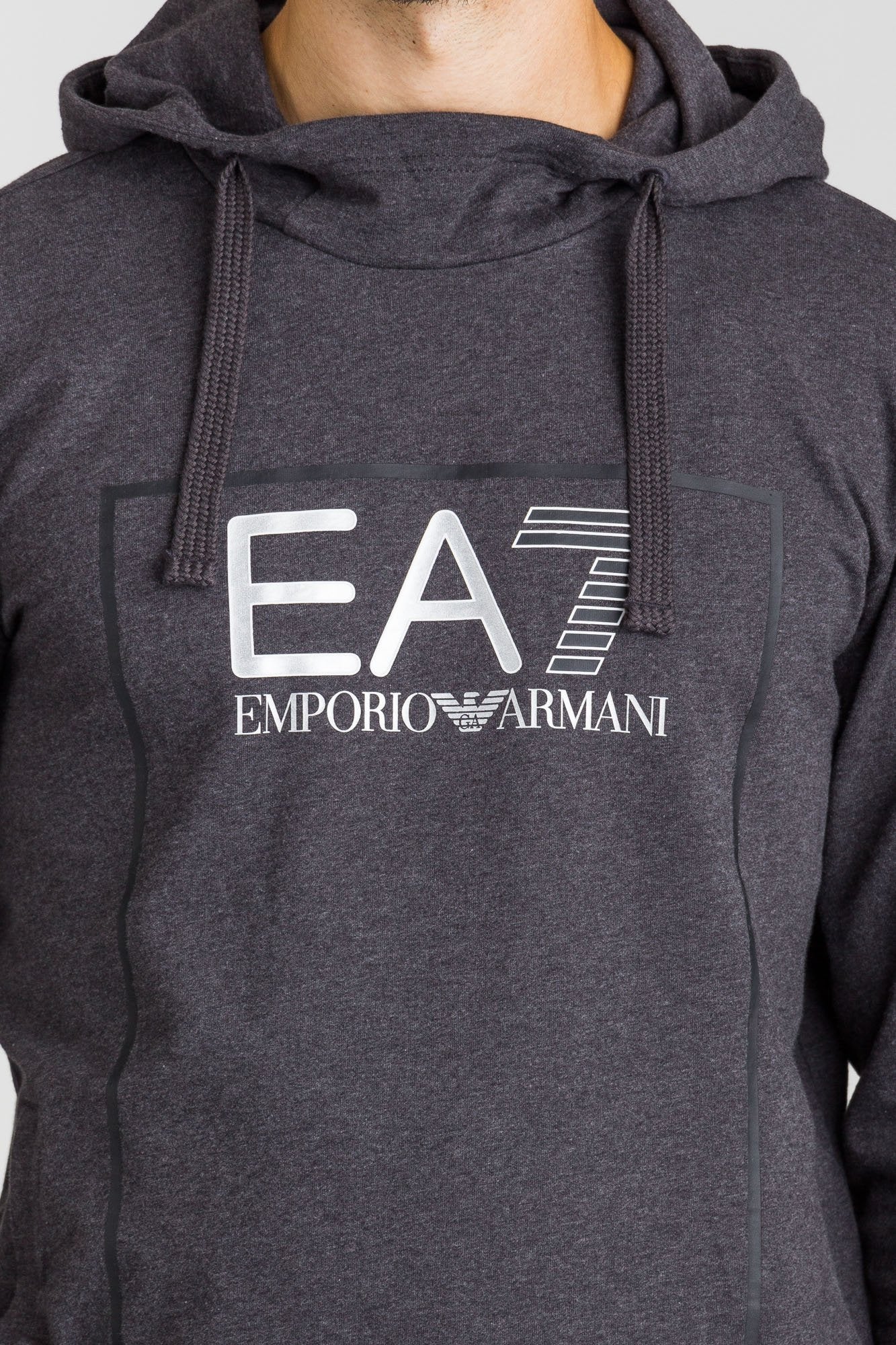 PULLOVER HOODIE