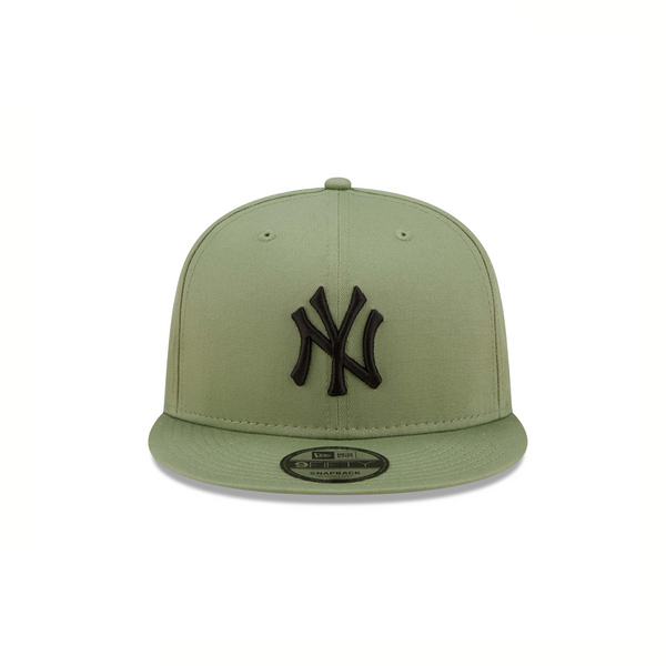 New York Yankees League Essential Khaki 9FIFTY Snapback Cap
