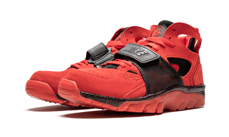 AIR TRAINER HUARACHE PREMIUM LOVE HATE Dimension London