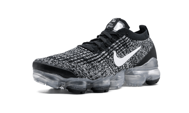 Vapormax flyknit 3 2025 black white metallic silver