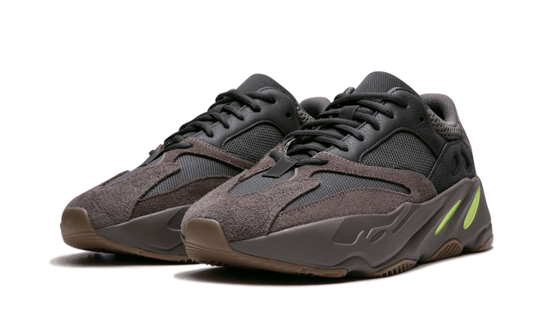 Yeezy 700 sales mauve clothing