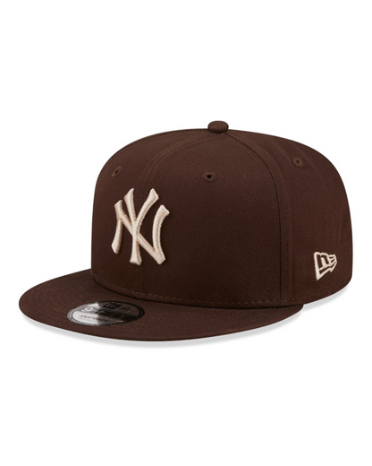 New York Yankees League Essential Brown 9FIFTY Snapback Cap