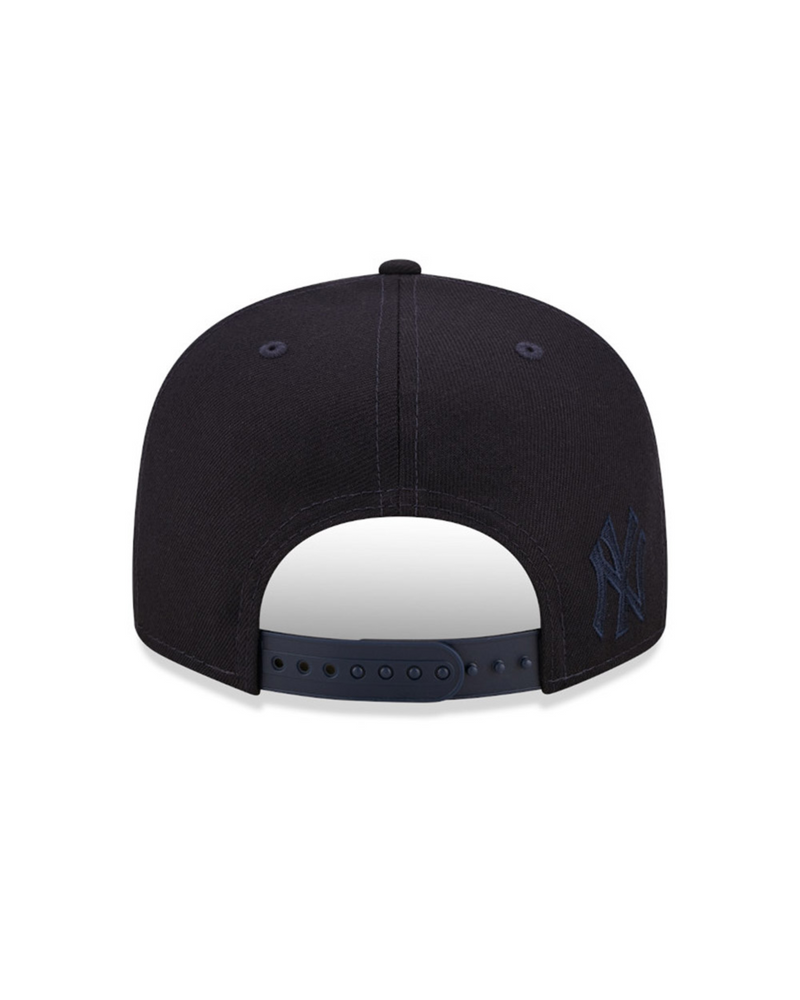 New York Yankees Typo Patch Navy 9FIFTY Snapback Cap